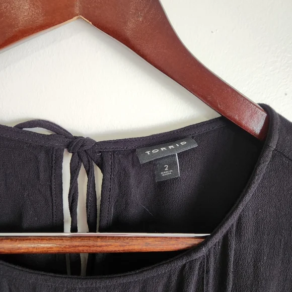 Torrid Black Sleeveless Blouse - Picture 3 of 6